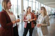 Teilnehmer:innen am Tourismusforum (c) crosseye Marketing GmbH @90frm.com