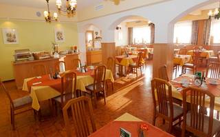 Speisesaal im Wohlfühlhotel Wiesenhof in Grafendorf bei Hartberg in der Steiermark