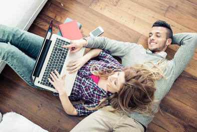 Urlaub buchen im Internet (c) iStock